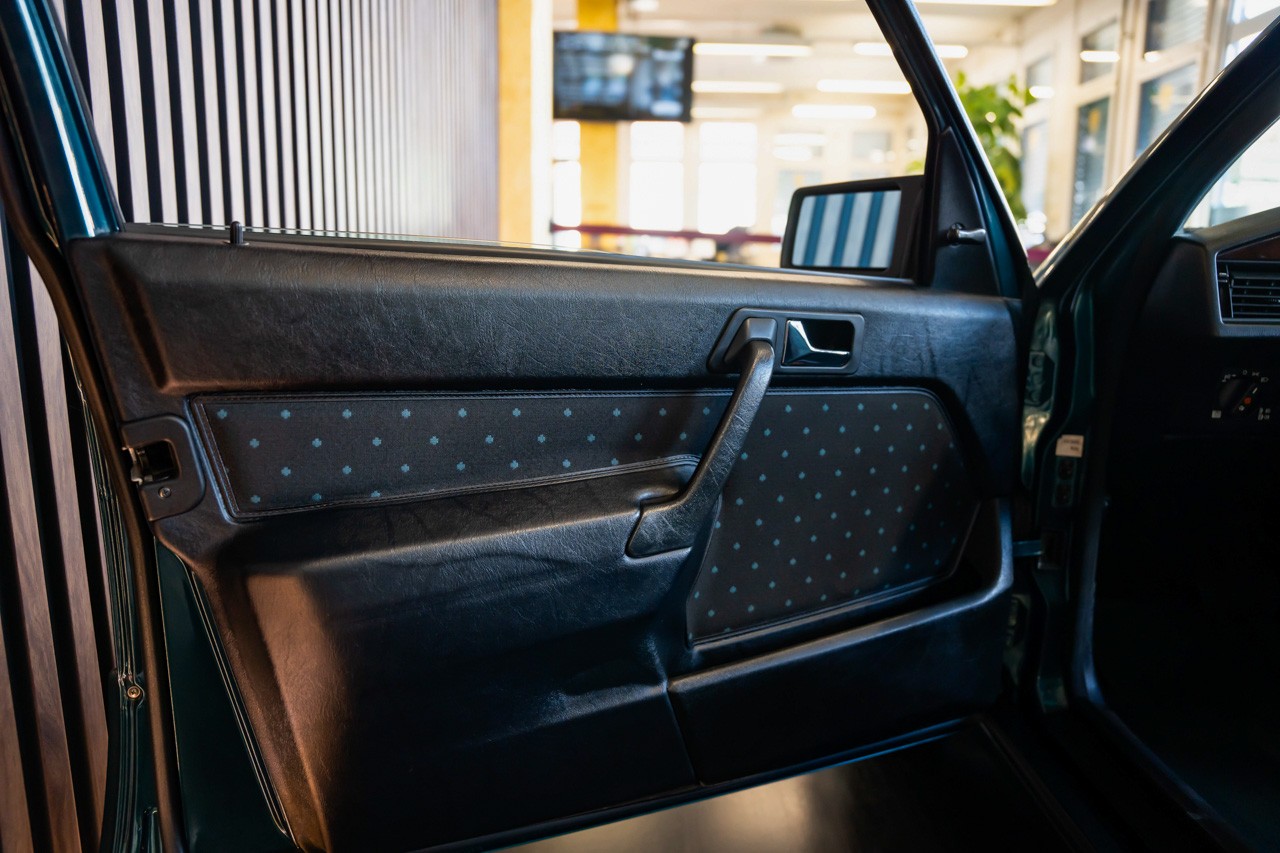 MERCEDES-BENZ 190 E 2.3 Automatic Sondermodell "VERDE"-image-19