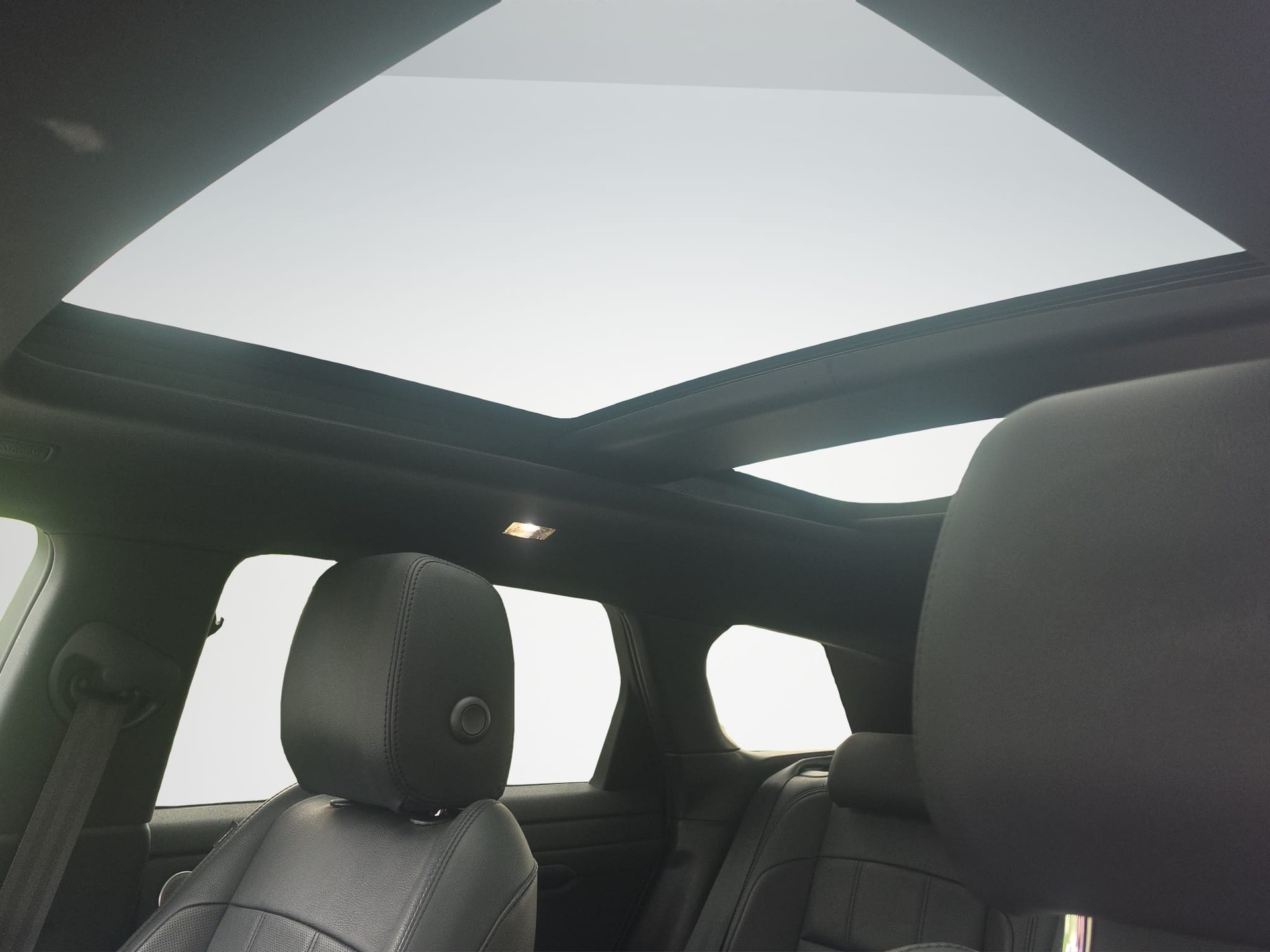 LAND ROVER Range Rover Evoque P 300e SE AT8-image-10