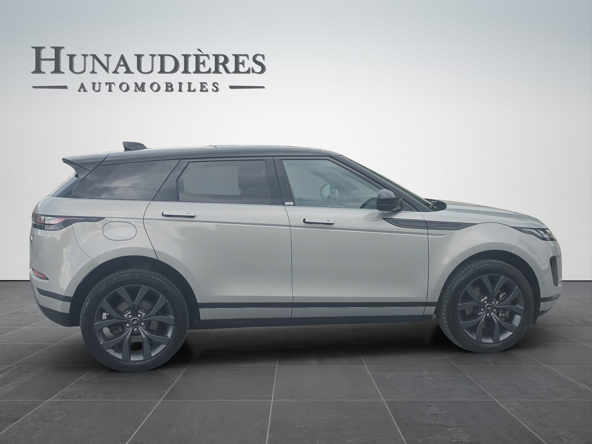 LAND ROVER Range Rover Evoque P 300e SE AT8-image-7