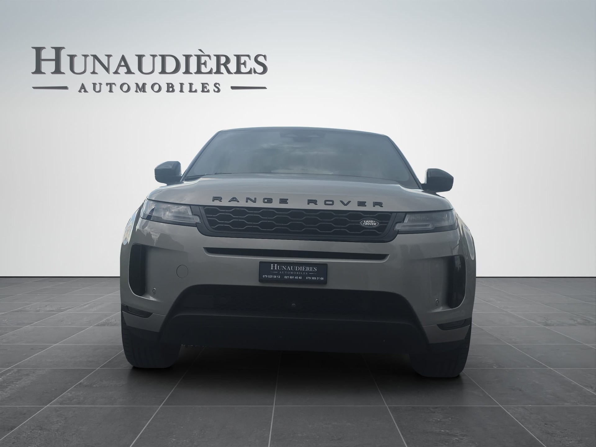 LAND ROVER Range Rover Evoque P 300e SE AT8-image-4