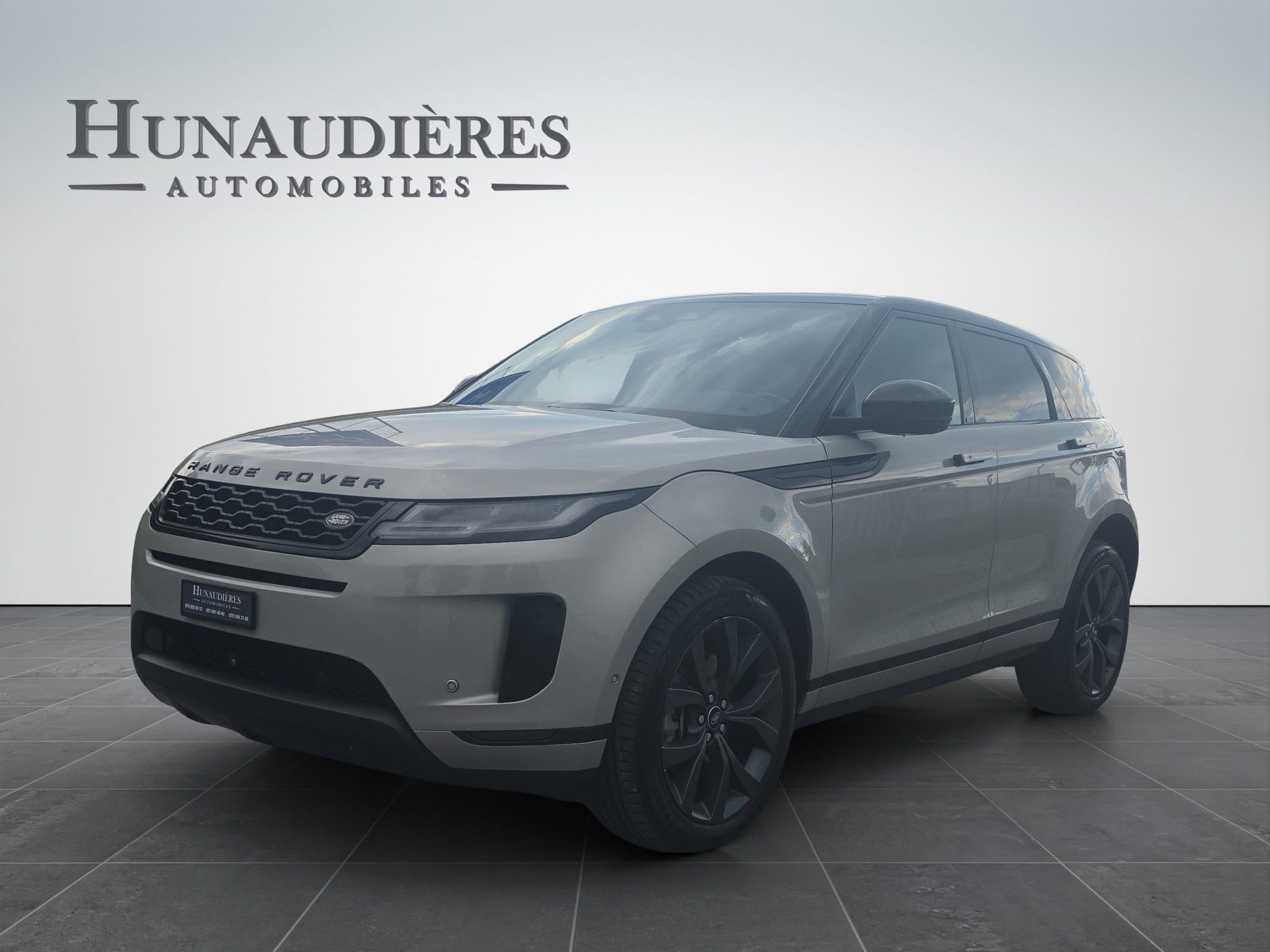 LAND ROVER Range Rover Evoque P 300e SE AT8-image-0