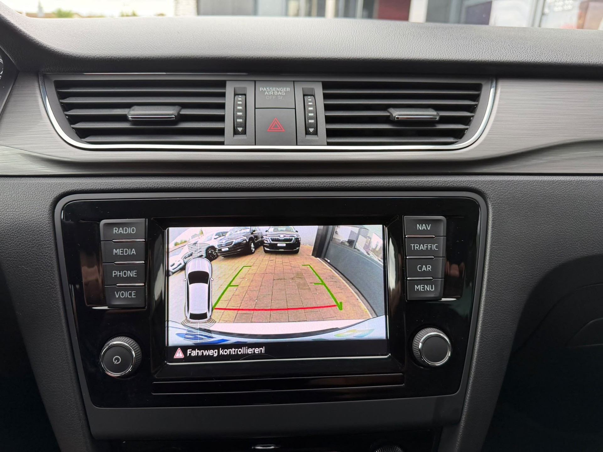 SKODA Rapid Spaceback 1.0 TSI Ambition DSG-image-10