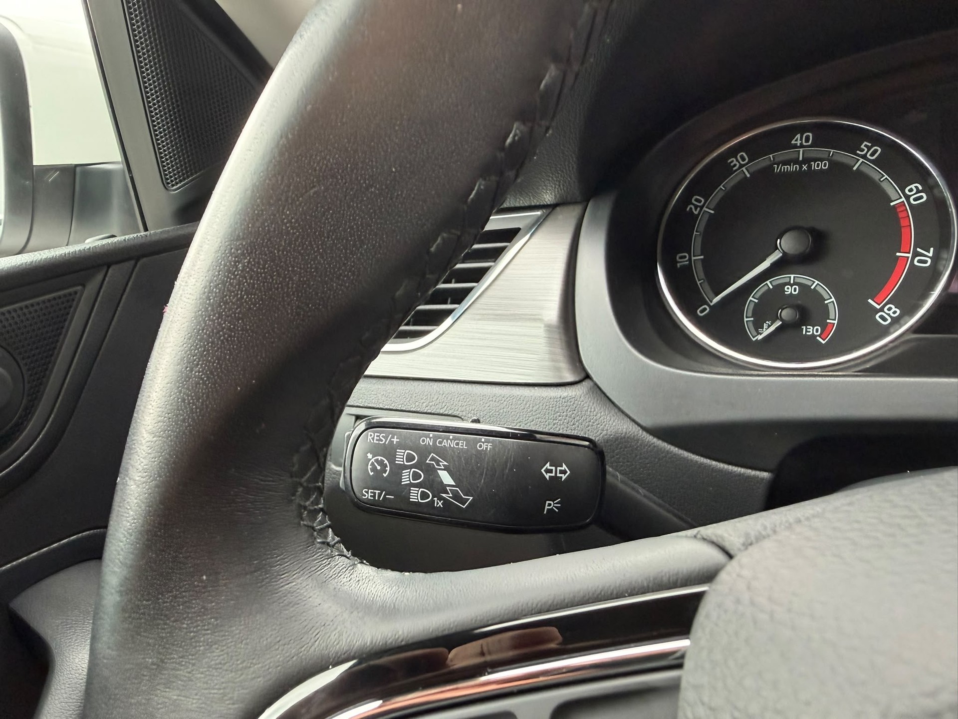 SKODA Rapid Spaceback 1.0 TSI Ambition DSG-image-15