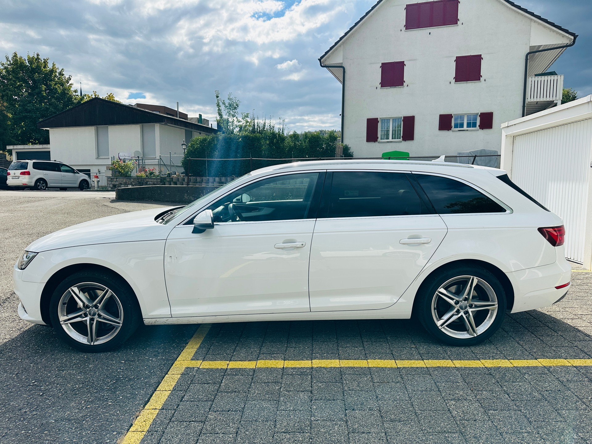 AUDI A4 Avant 2.0 TFSI g-tron Sport S-tronic-image-3