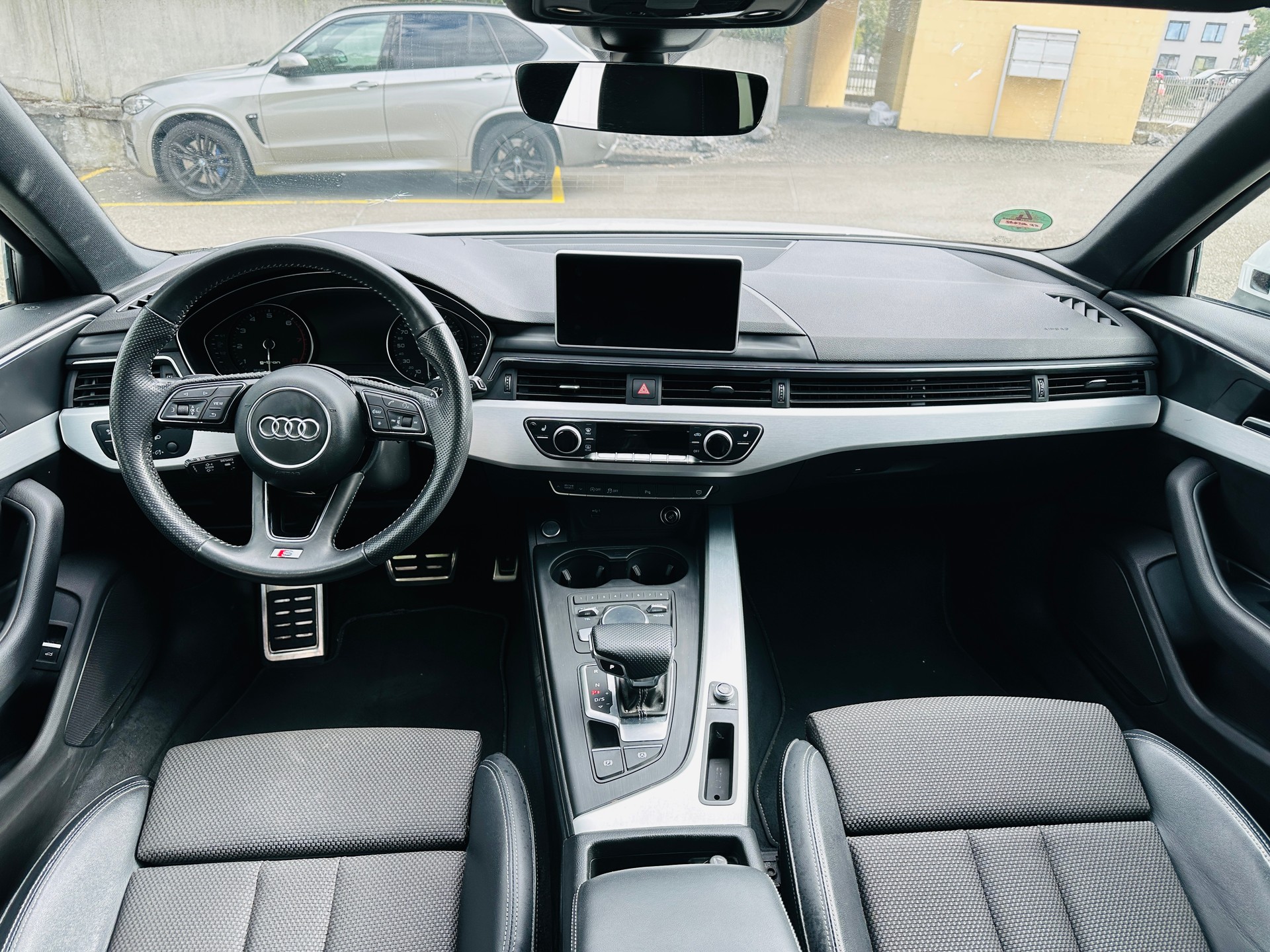 AUDI A4 Avant 2.0 TFSI g-tron Sport S-tronic-image-8