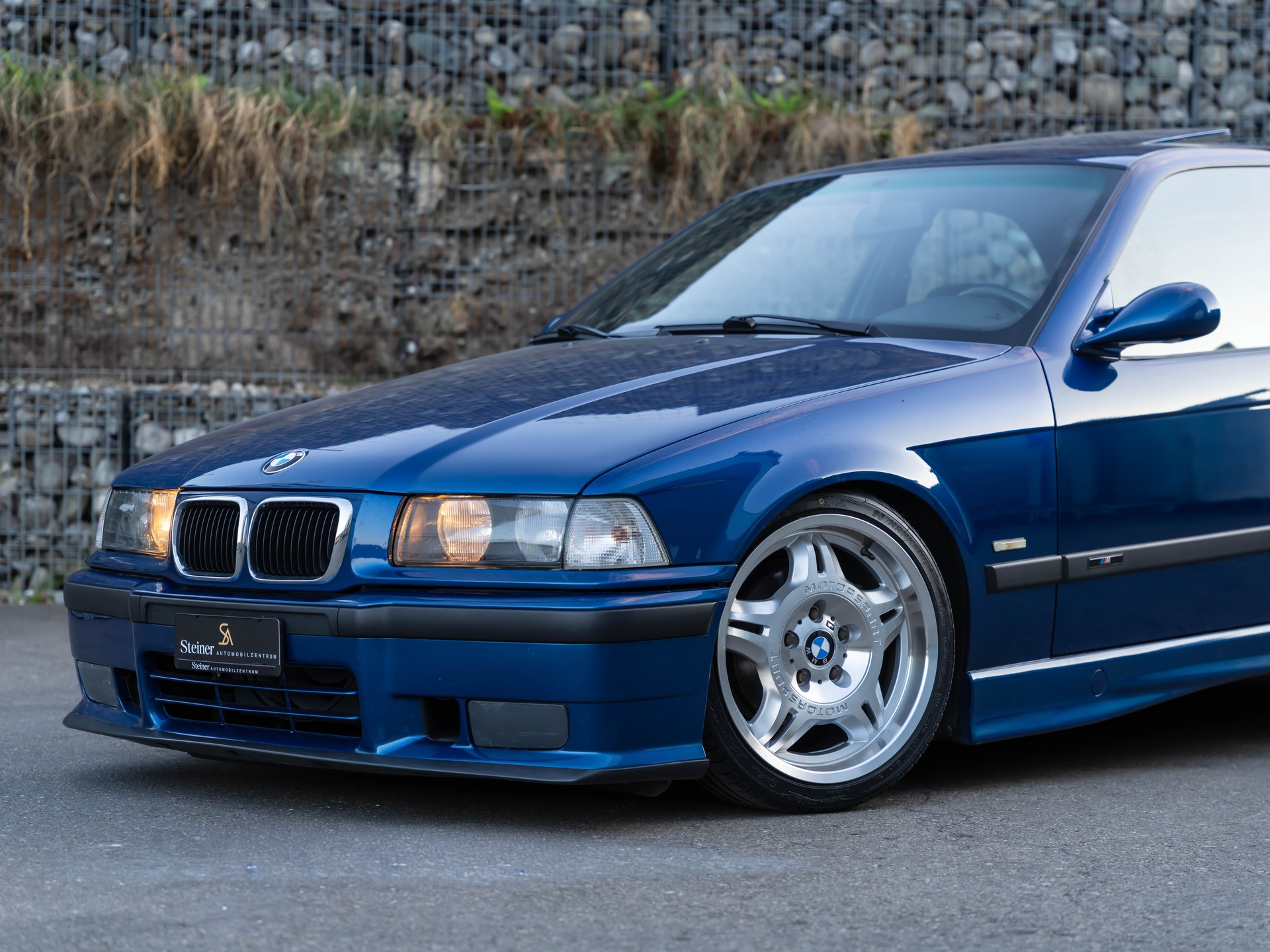 BMW 323ti Compact M-Paket-image-1