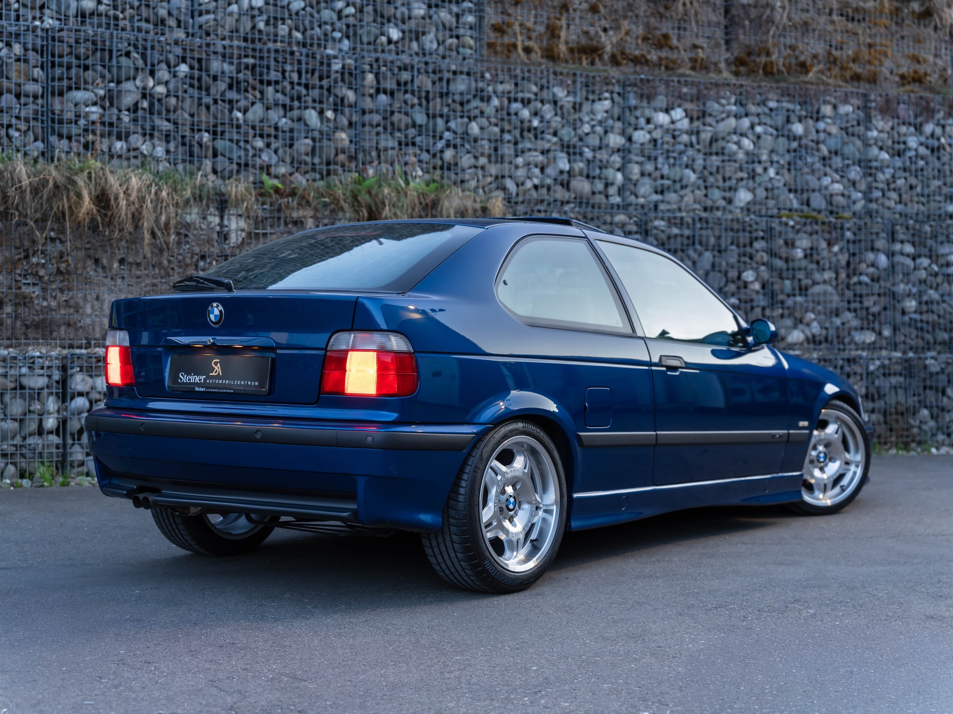 BMW 323ti Compact M-Paket-image-10