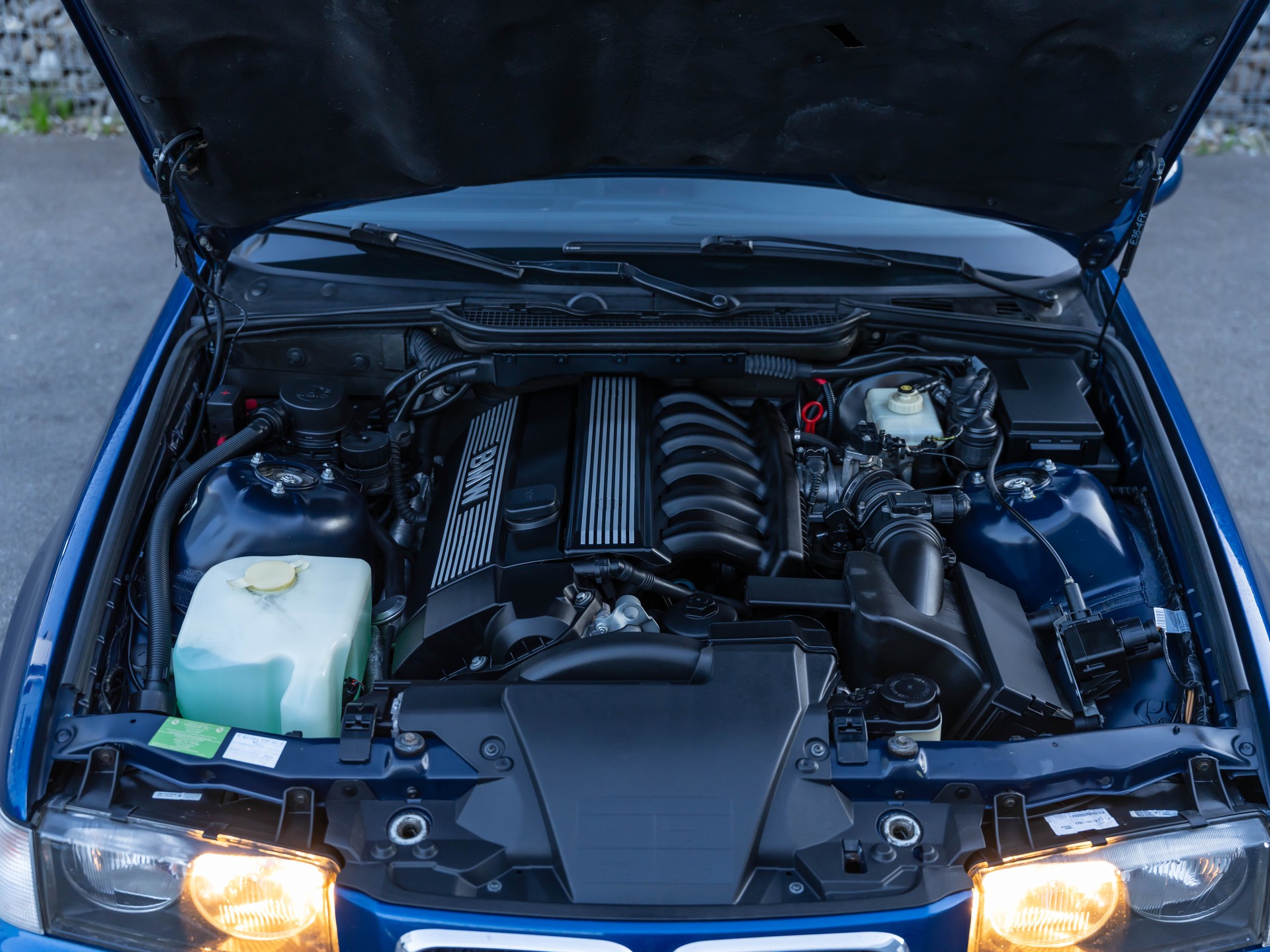 BMW 323ti Compact M-Paket-image-17