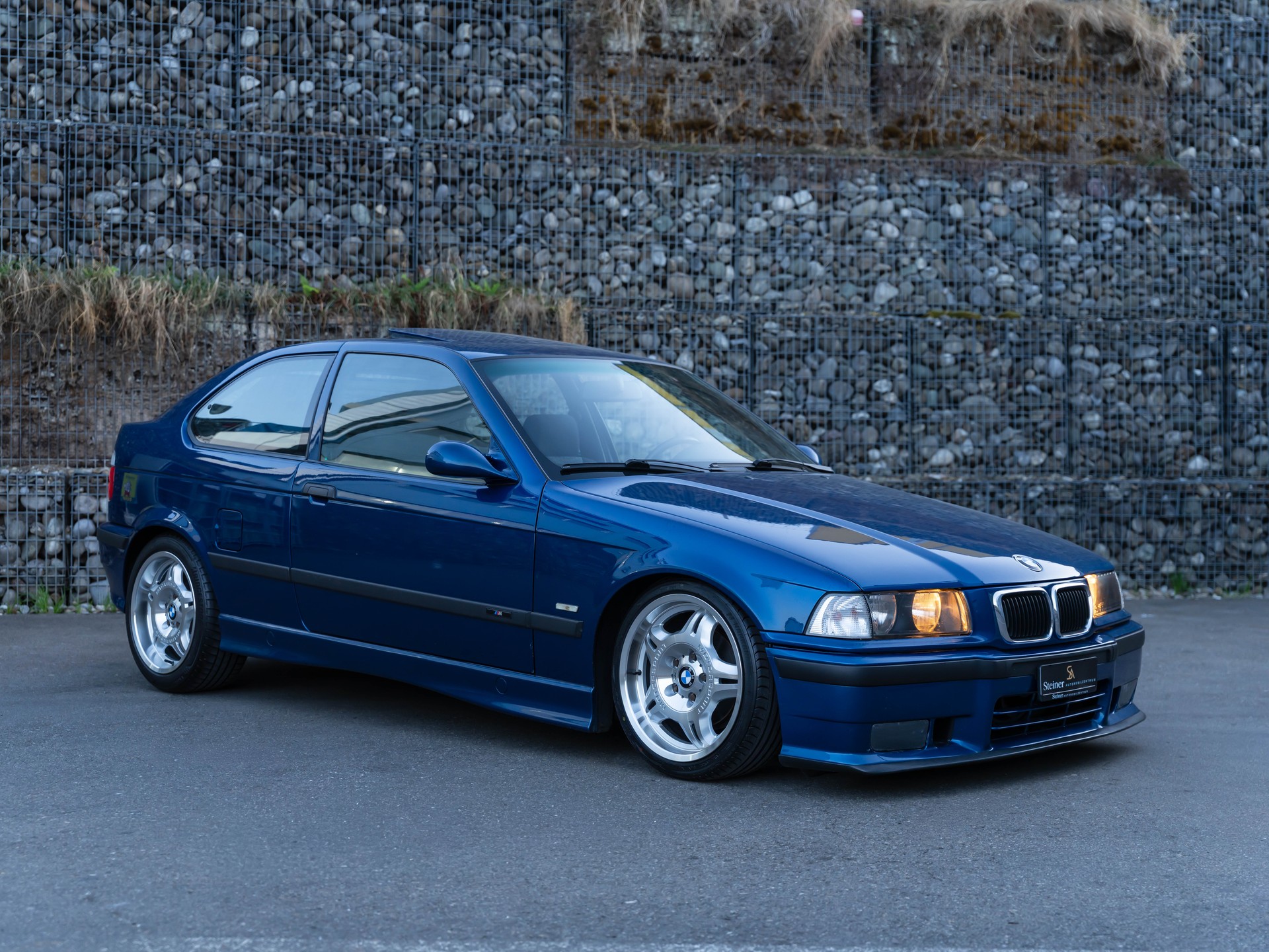 BMW 323ti Compact M-Paket-image-12