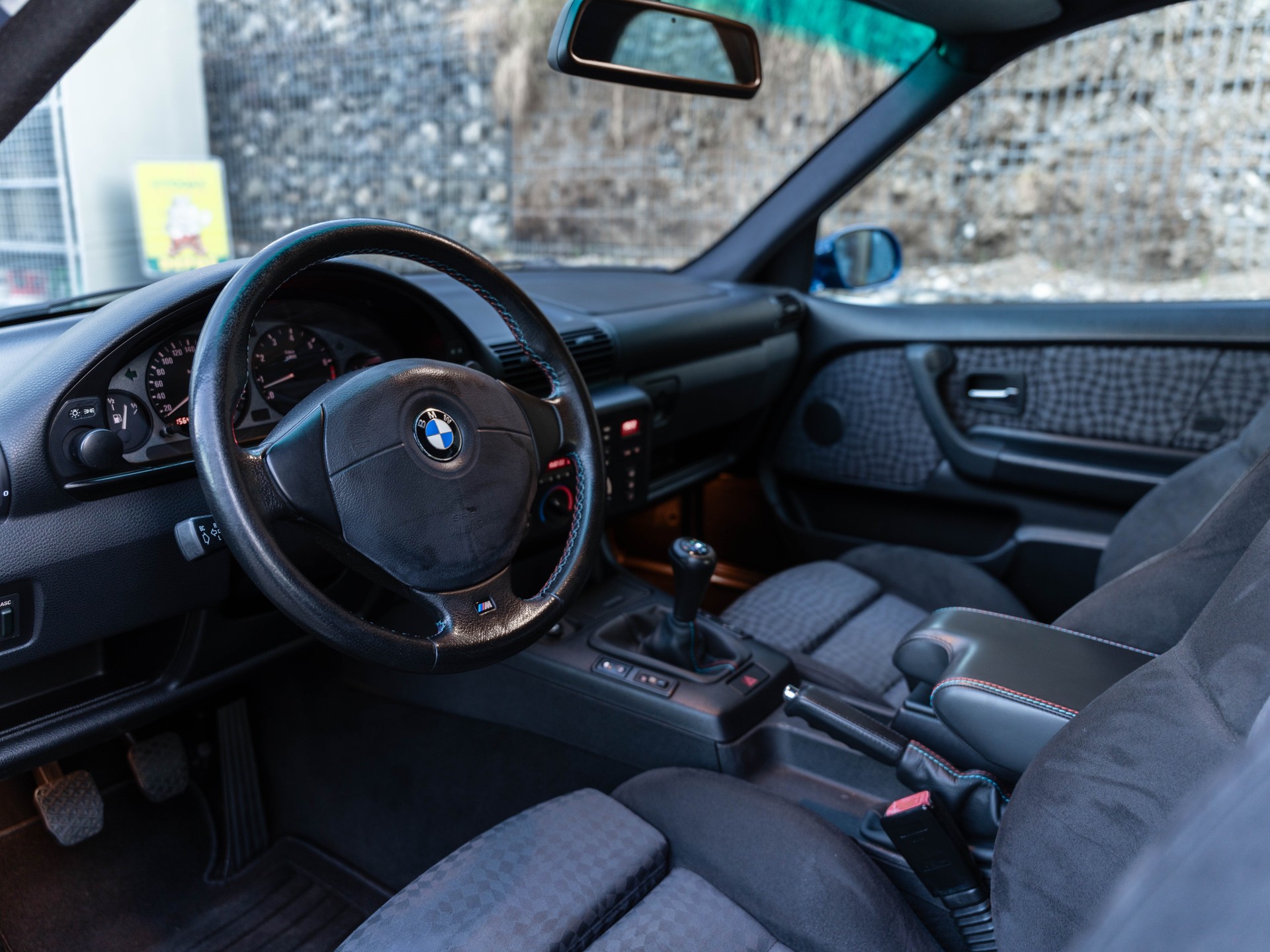 BMW 323ti Compact M-Paket-image-26