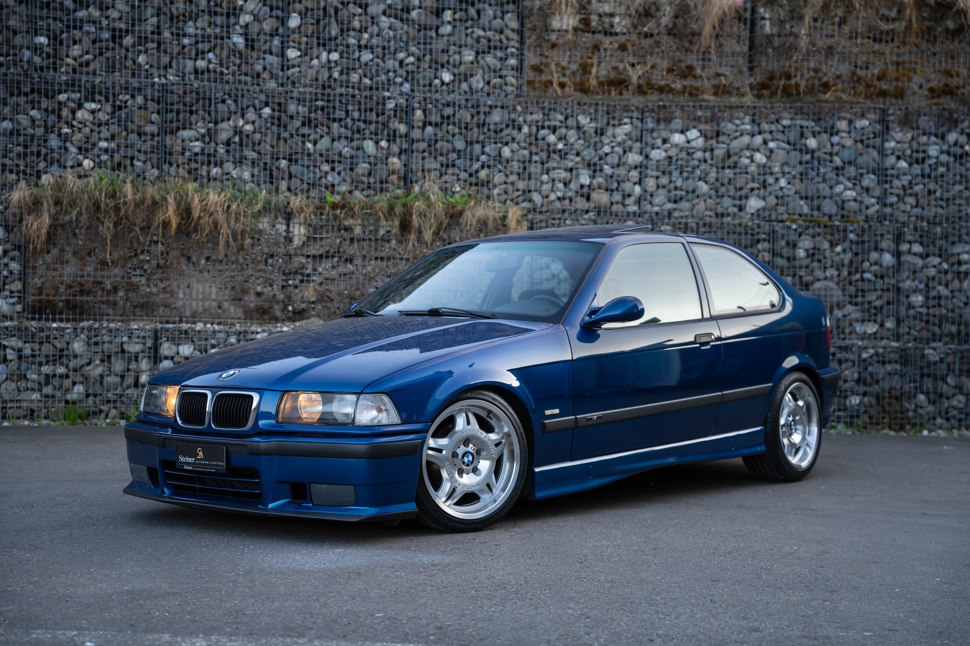 BMW 323ti Compact M-Paket-image-0