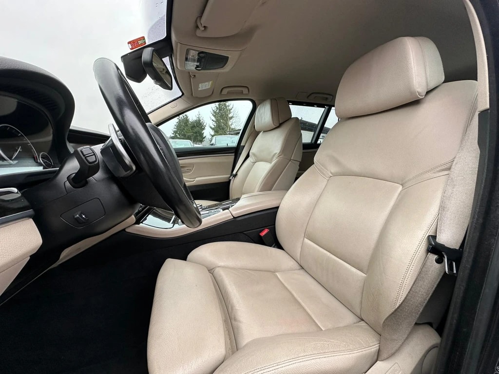 BMW 528i xDrive Touring Steptronic-image-8