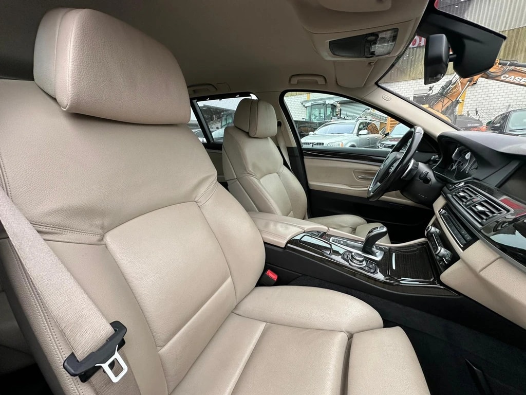 BMW 528i xDrive Touring Steptronic-image-9