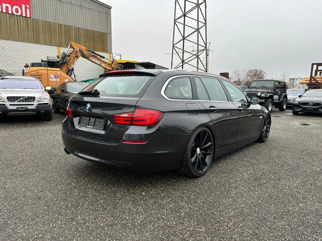 BMW 528i xDrive Touring Steptronic-image-5
