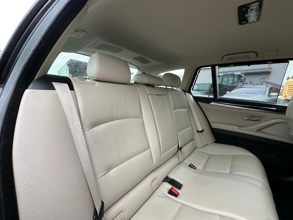 BMW 528i xDrive Touring Steptronic-image-10
