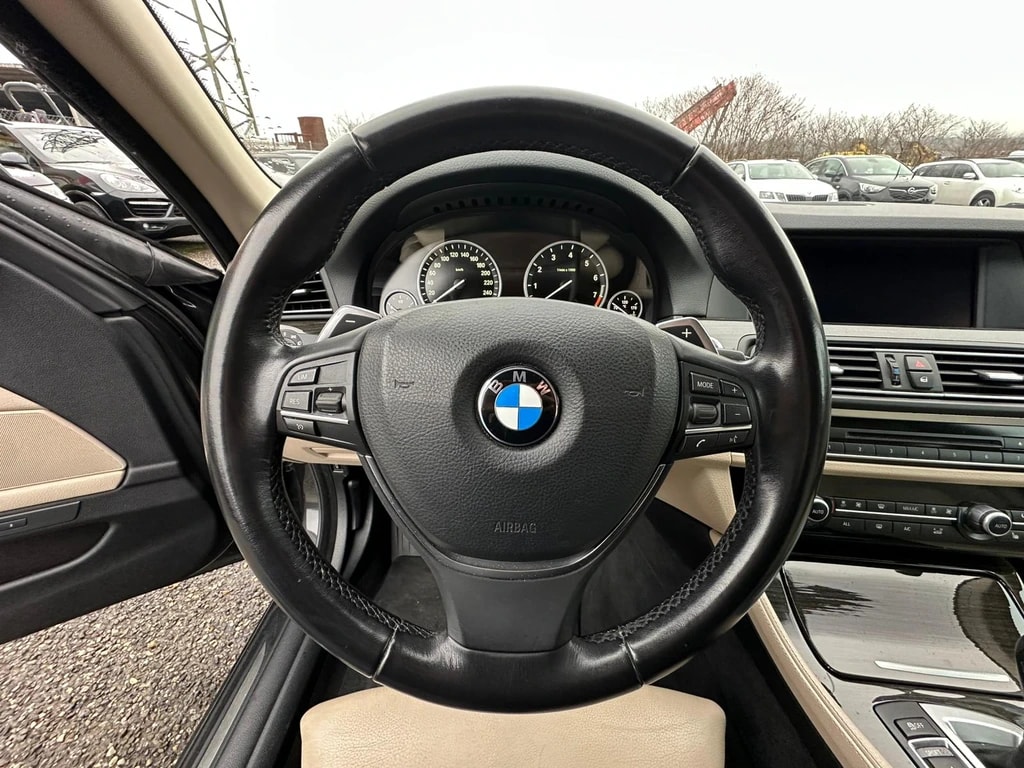 BMW 528i xDrive Touring Steptronic-image-7