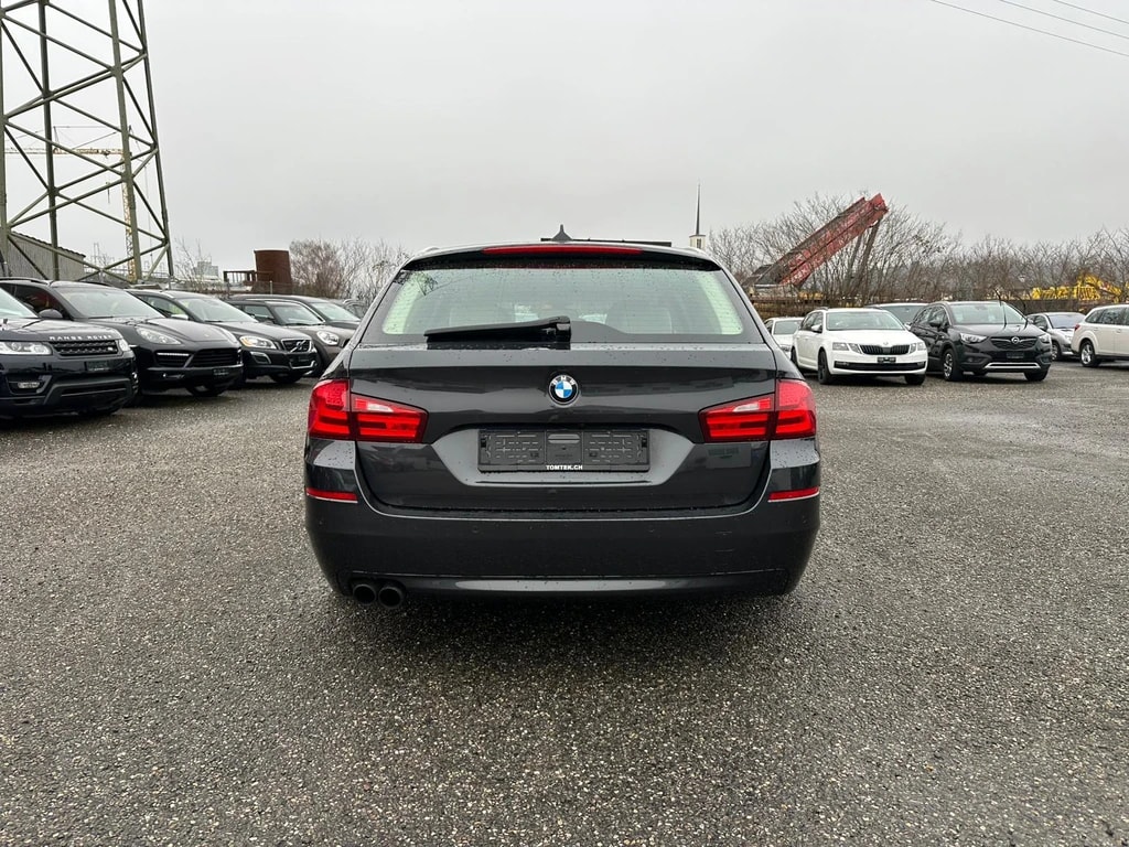 BMW 528i xDrive Touring Steptronic-image-4