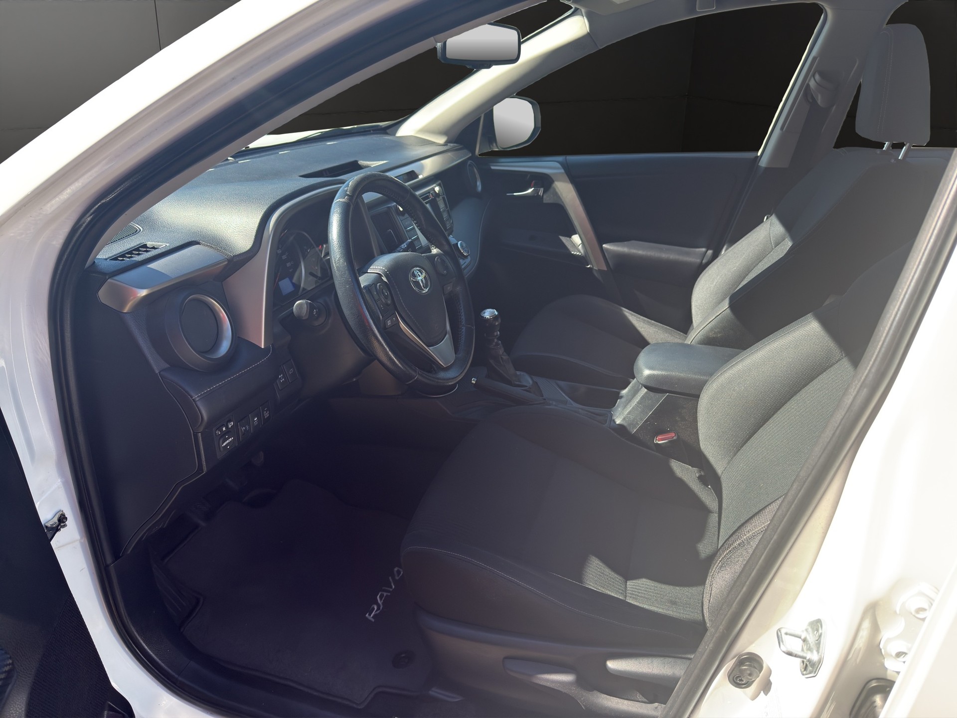 TOYOTA RAV-4 2.0 16V Style-image-5