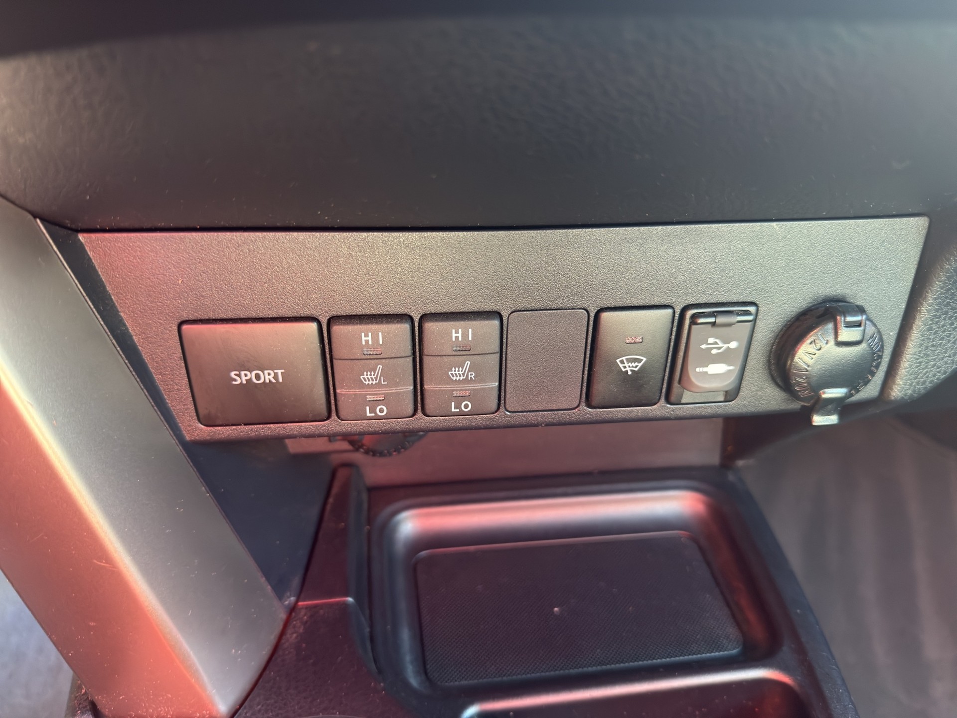 TOYOTA RAV-4 2.0 16V Style-image-13