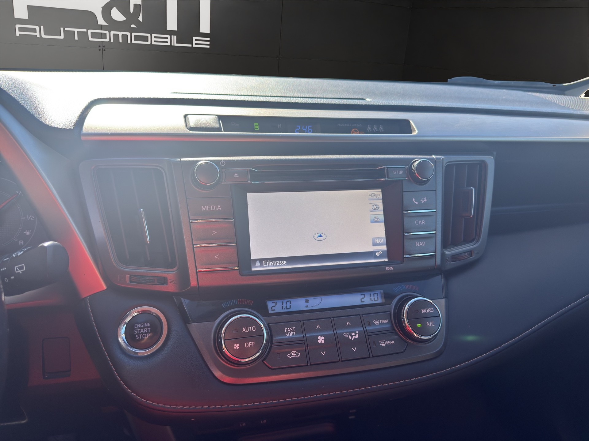 TOYOTA RAV-4 2.0 16V Style-image-12