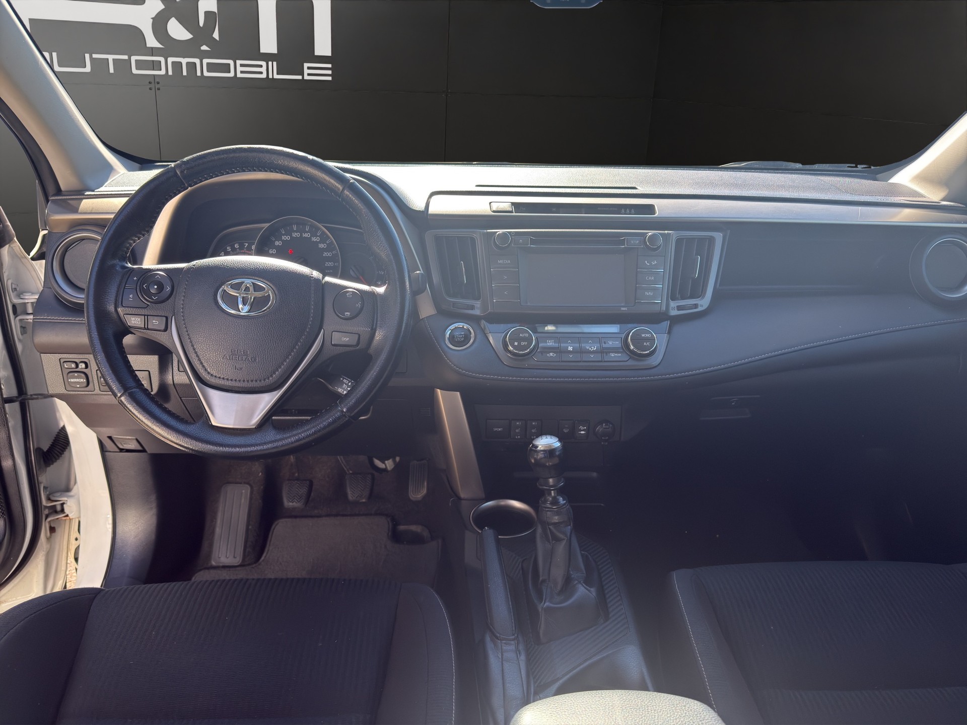 TOYOTA RAV-4 2.0 16V Style-image-9