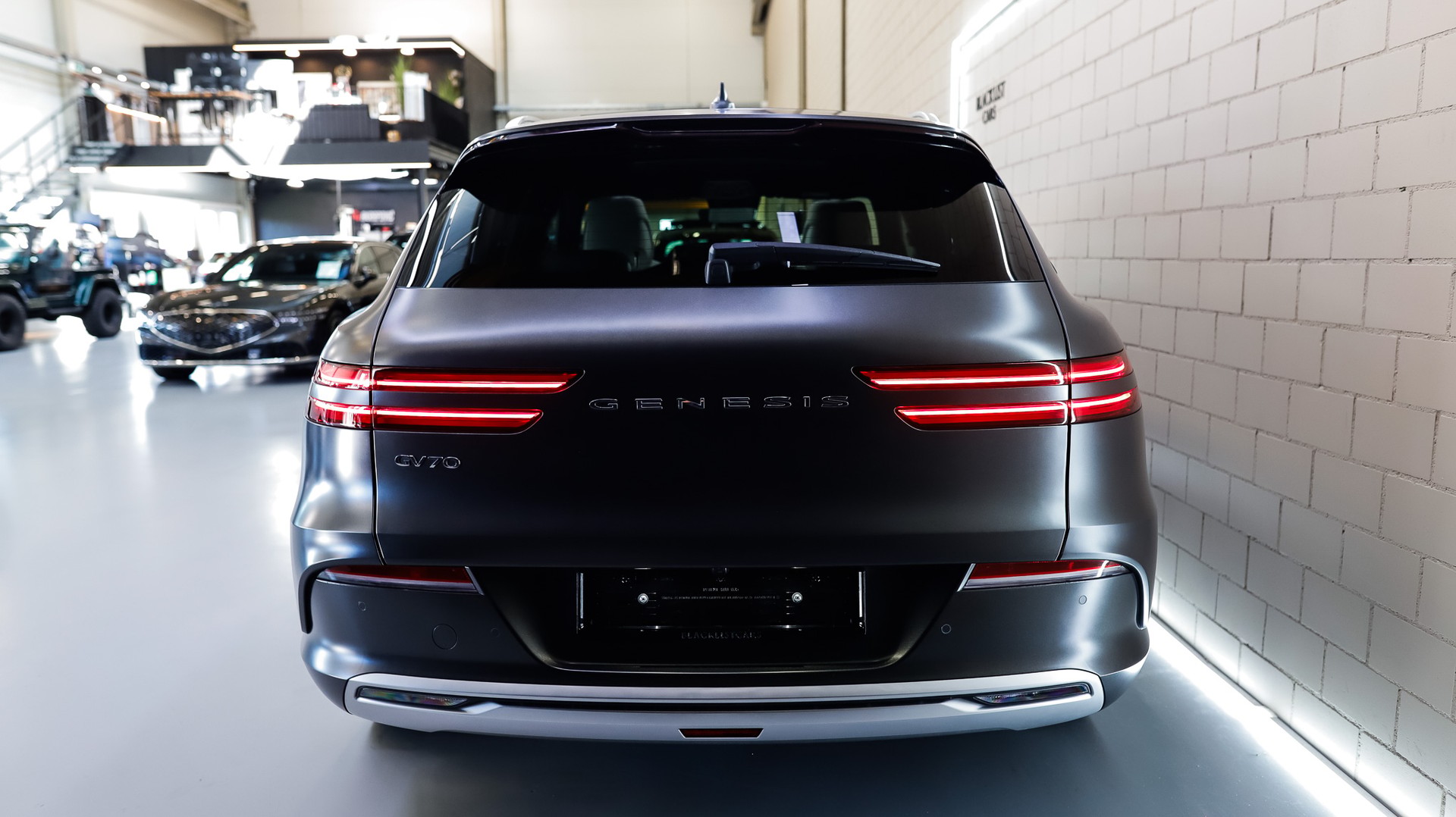 GENESIS GV70 Electrified Sport kWh 77,4 AWD *Makalu Gray (Matt)*-image-5