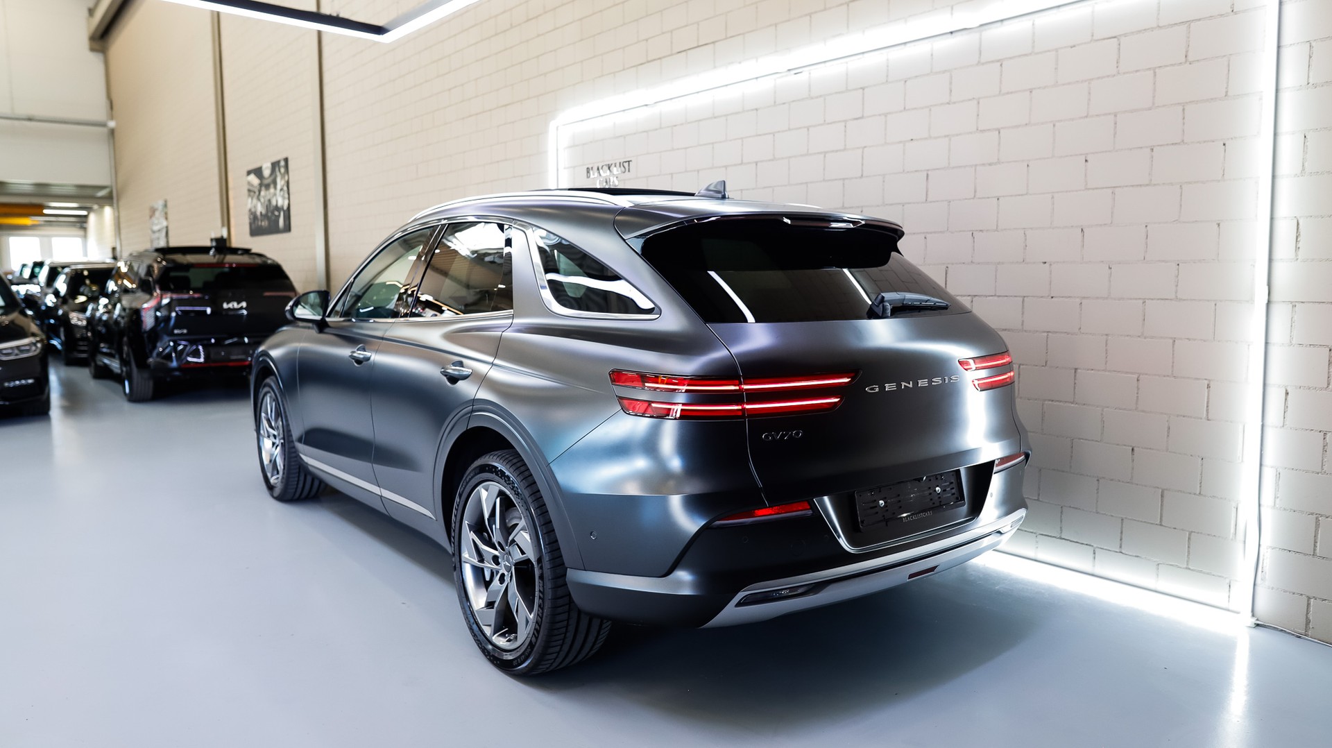 GENESIS GV70 Electrified Sport kWh 77,4 AWD *Makalu Gray (Matt)*-image-4