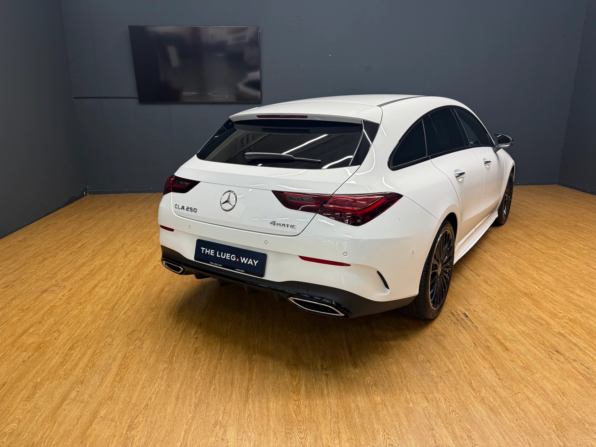 MERCEDES-BENZ CLA 250 4M - SB - AMG / DISTRONIC / Rückfahrkamera / Memory / Multibeam LED-image-8