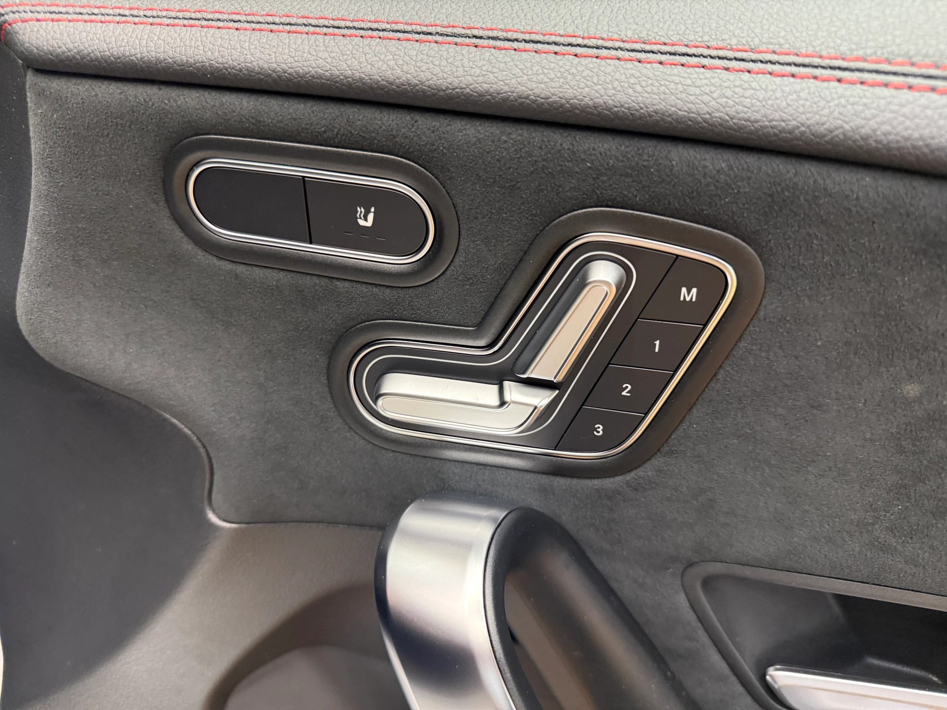 MERCEDES-BENZ CLA 250 4M - SB - AMG / DISTRONIC / Rückfahrkamera / Memory / Multibeam LED-image-10