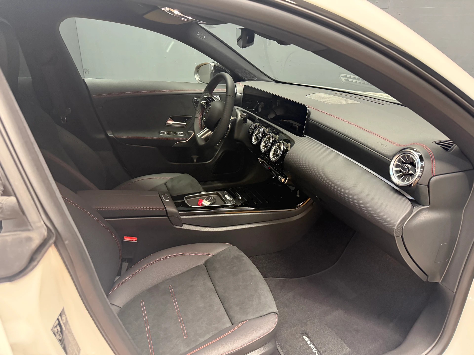 MERCEDES-BENZ CLA 250 4M - SB - AMG / DISTRONIC / Rückfahrkamera / Memory / Multibeam LED-image-12