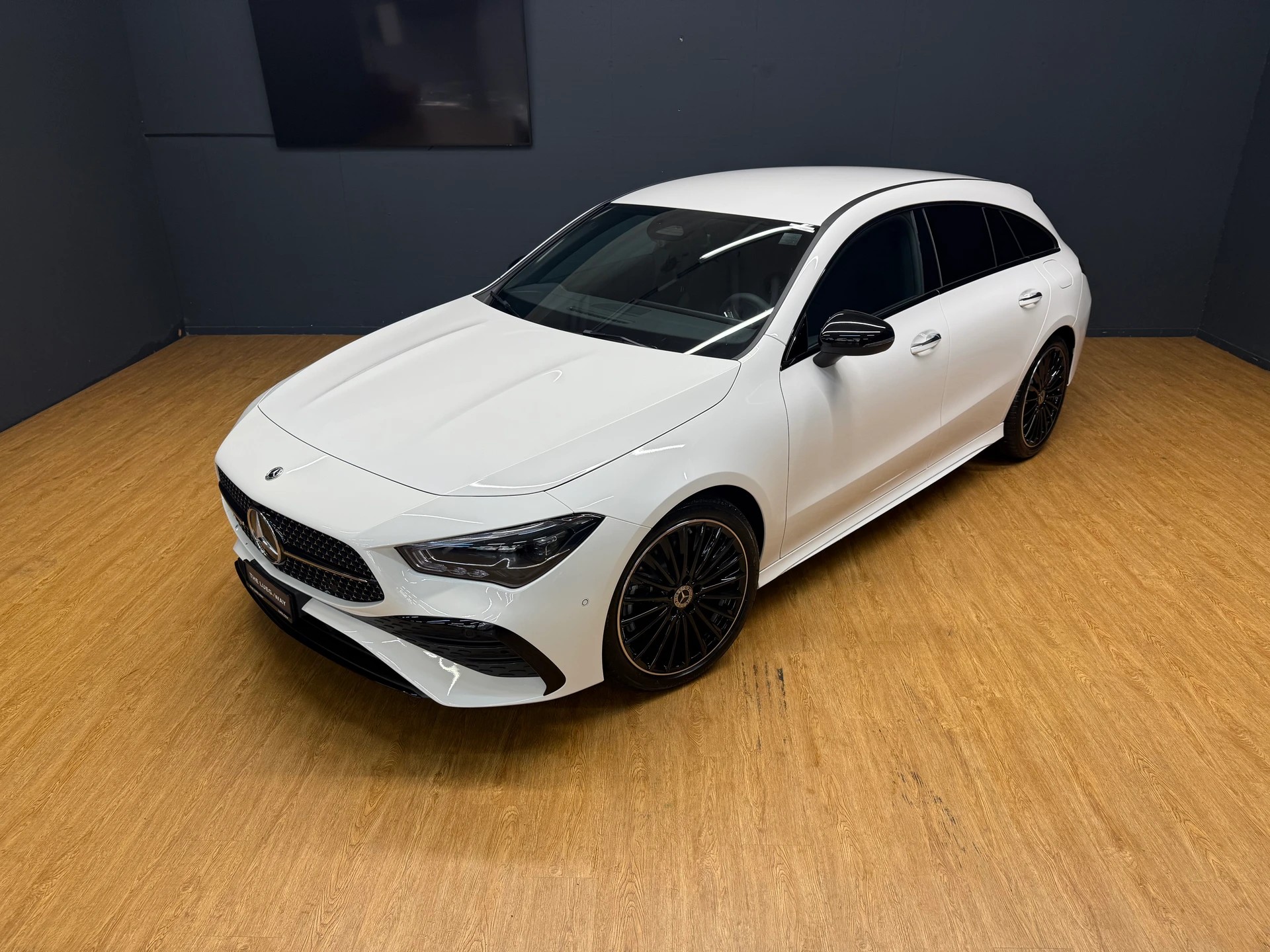 MERCEDES-BENZ CLA 250 4M - SB - AMG / DISTRONIC / Rückfahrkamera / Memory / Multibeam LED-image-3