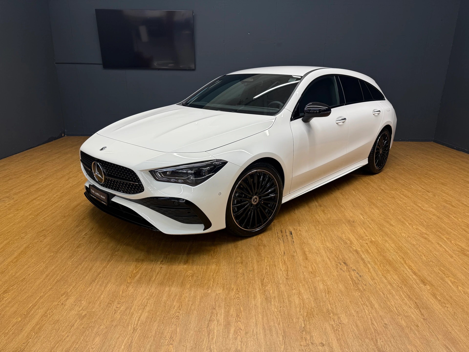 MERCEDES-BENZ CLA 250 4M - SB - AMG / DISTRONIC / Rückfahrkamera / Memory / Multibeam LED-image-0