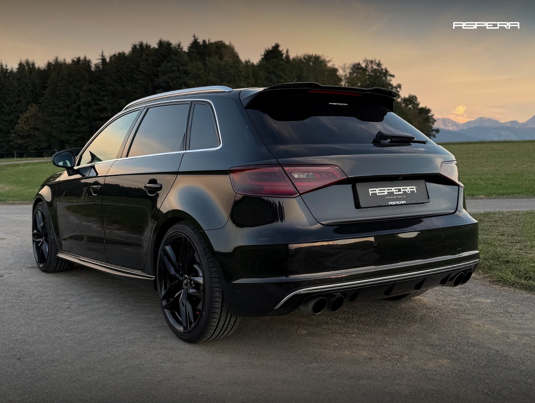 AUDI S3 Sportback 2.0 TFSI quattro S-tronic *RESERVIERT*-image-4
