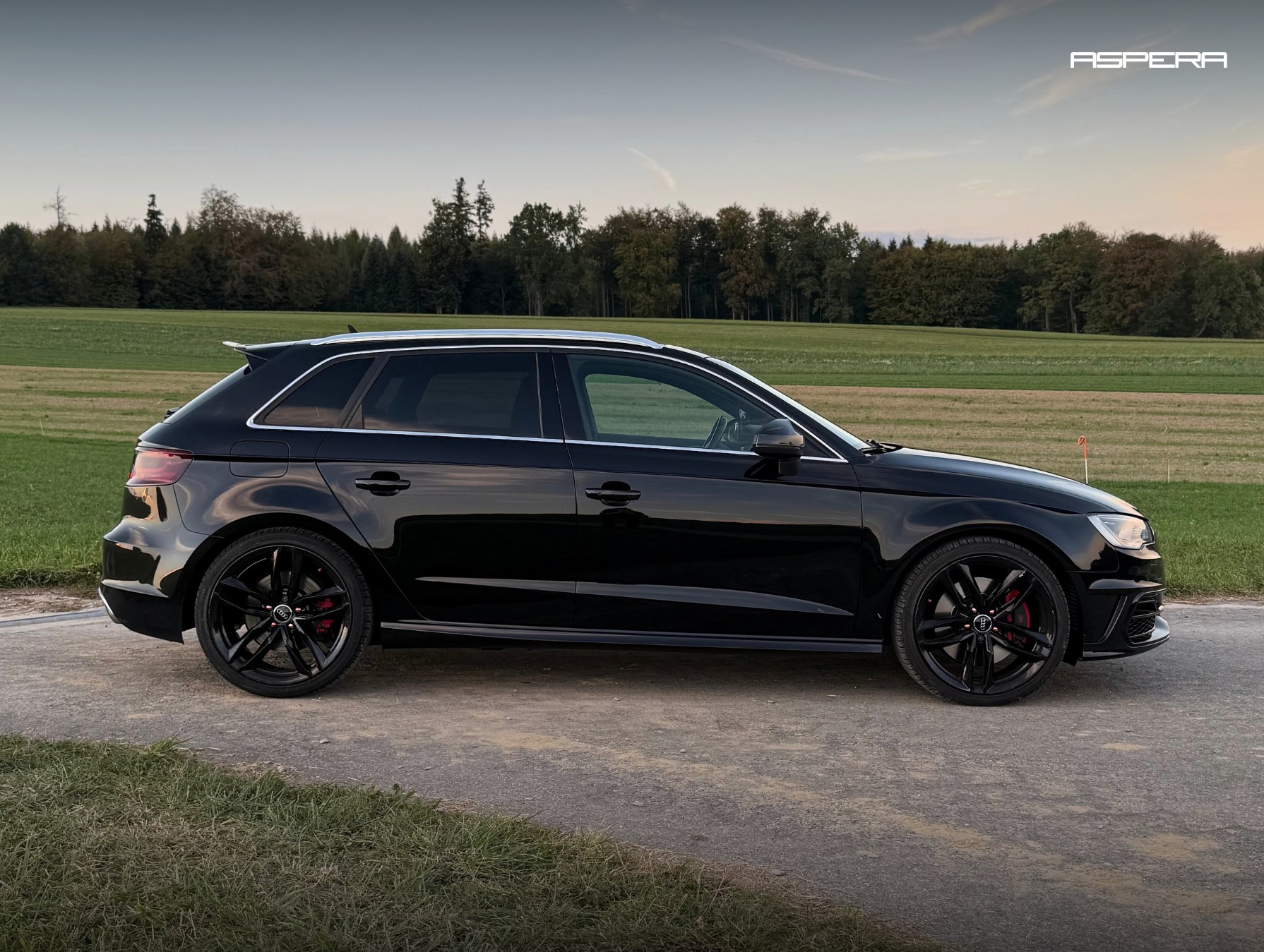 AUDI S3 Sportback 2.0 TFSI quattro S-tronic *RESERVIERT*-image-2