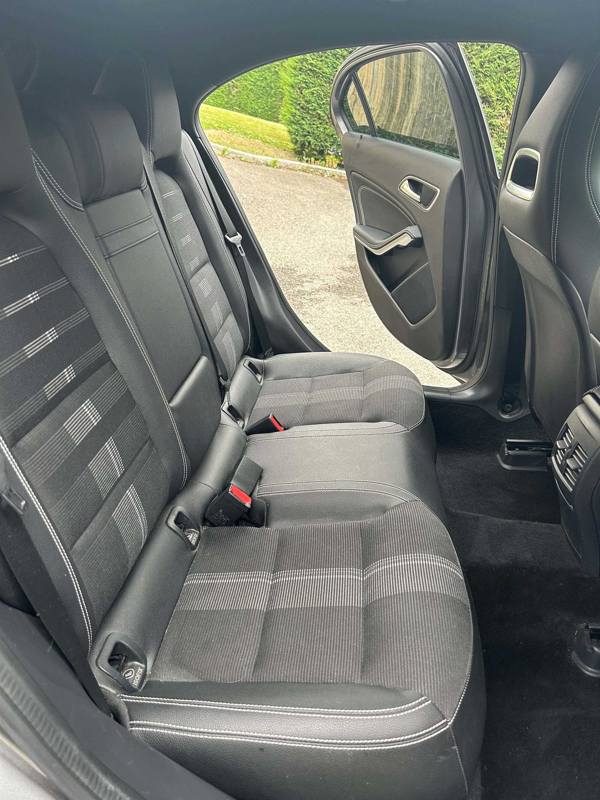MERCEDES-BENZ A 200 Urban-image-4