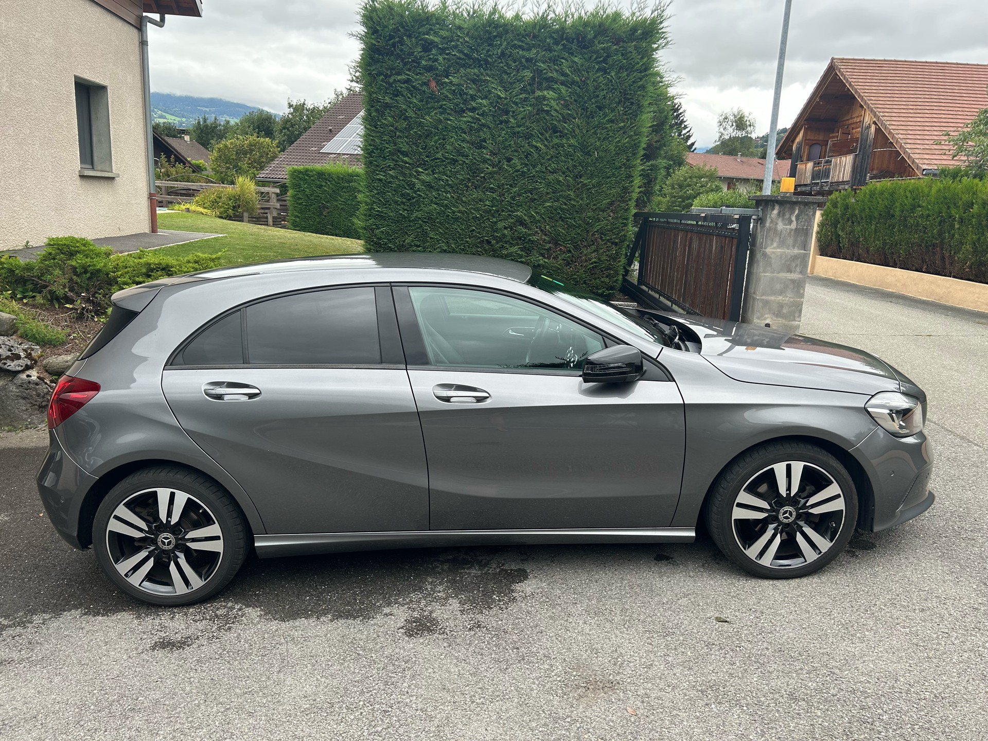 MERCEDES-BENZ A 200 Urban-image-2