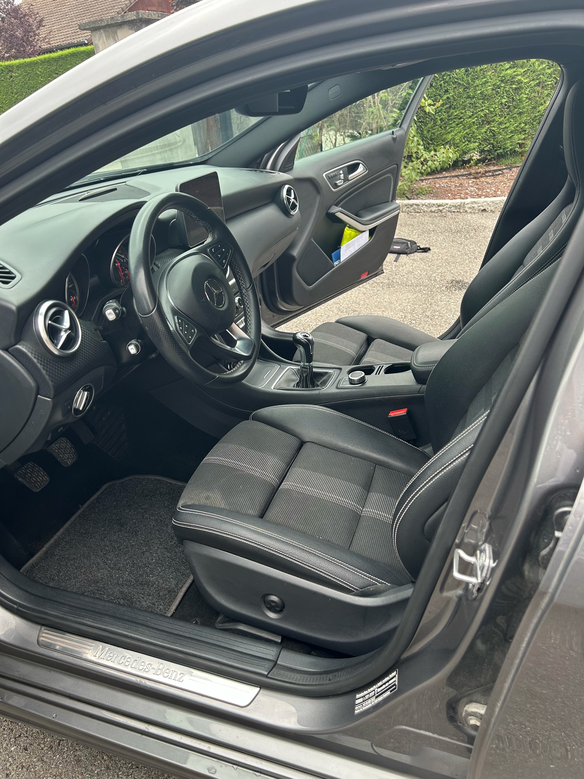 MERCEDES-BENZ A 200 Urban-image-3