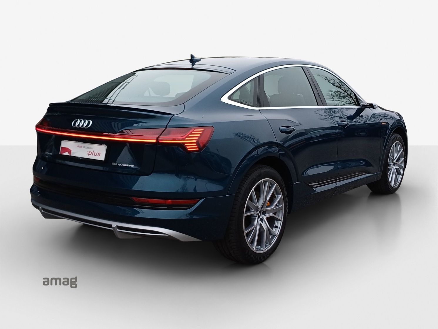 AUDI e-tron 55 Sportback S Line quattro-image-5