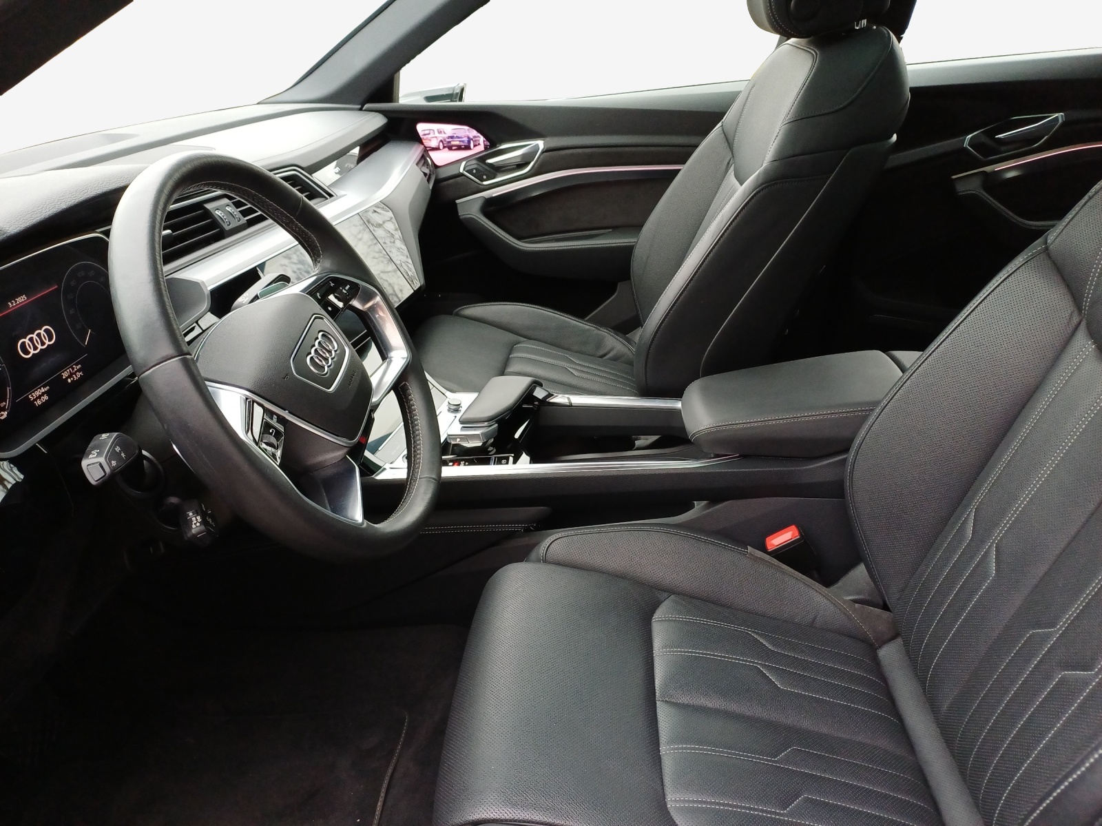 AUDI e-tron 55 Sportback S Line quattro-image-8