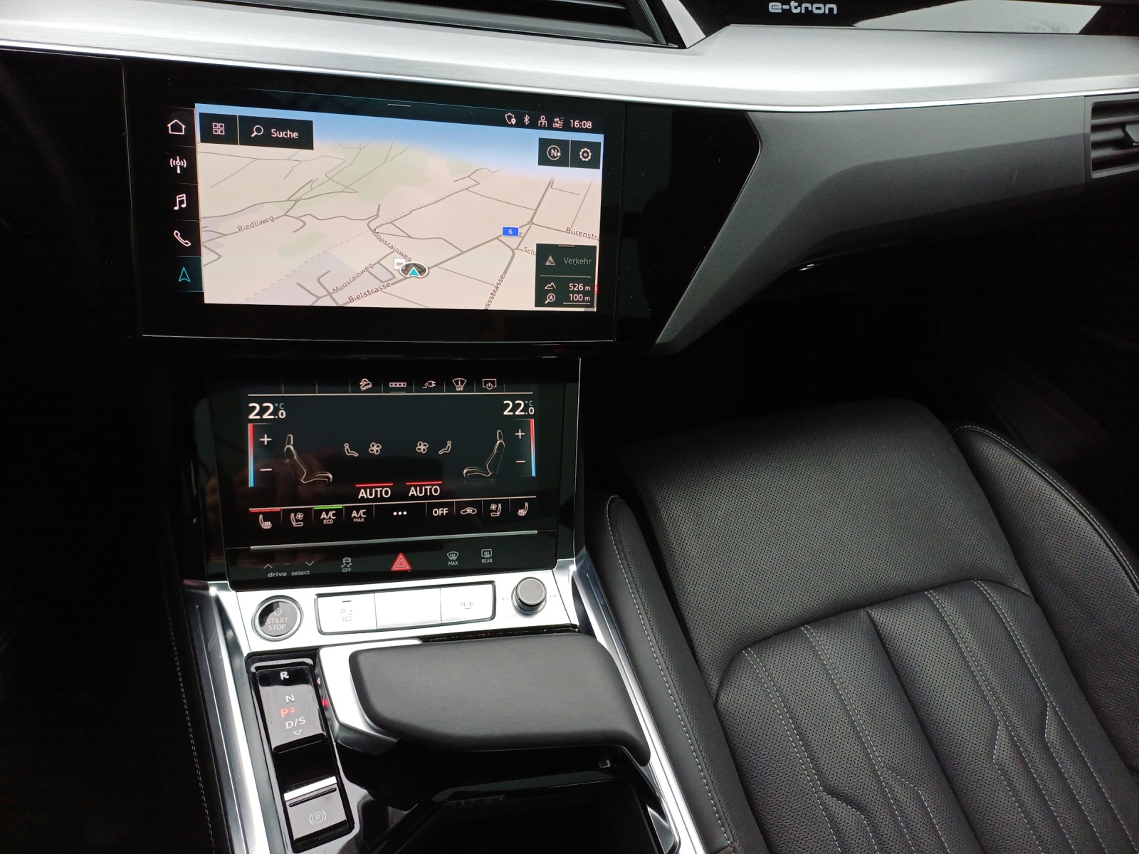 AUDI e-tron 55 Sportback S Line quattro-image-16