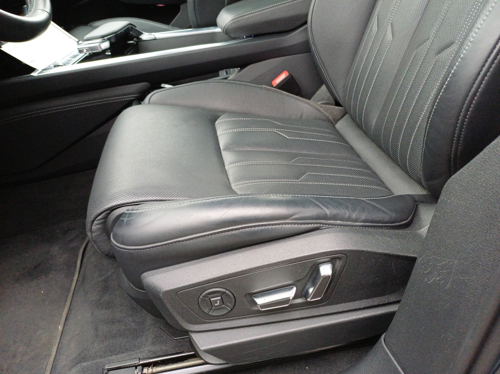 AUDI e-tron 55 Sportback S Line quattro-image-15