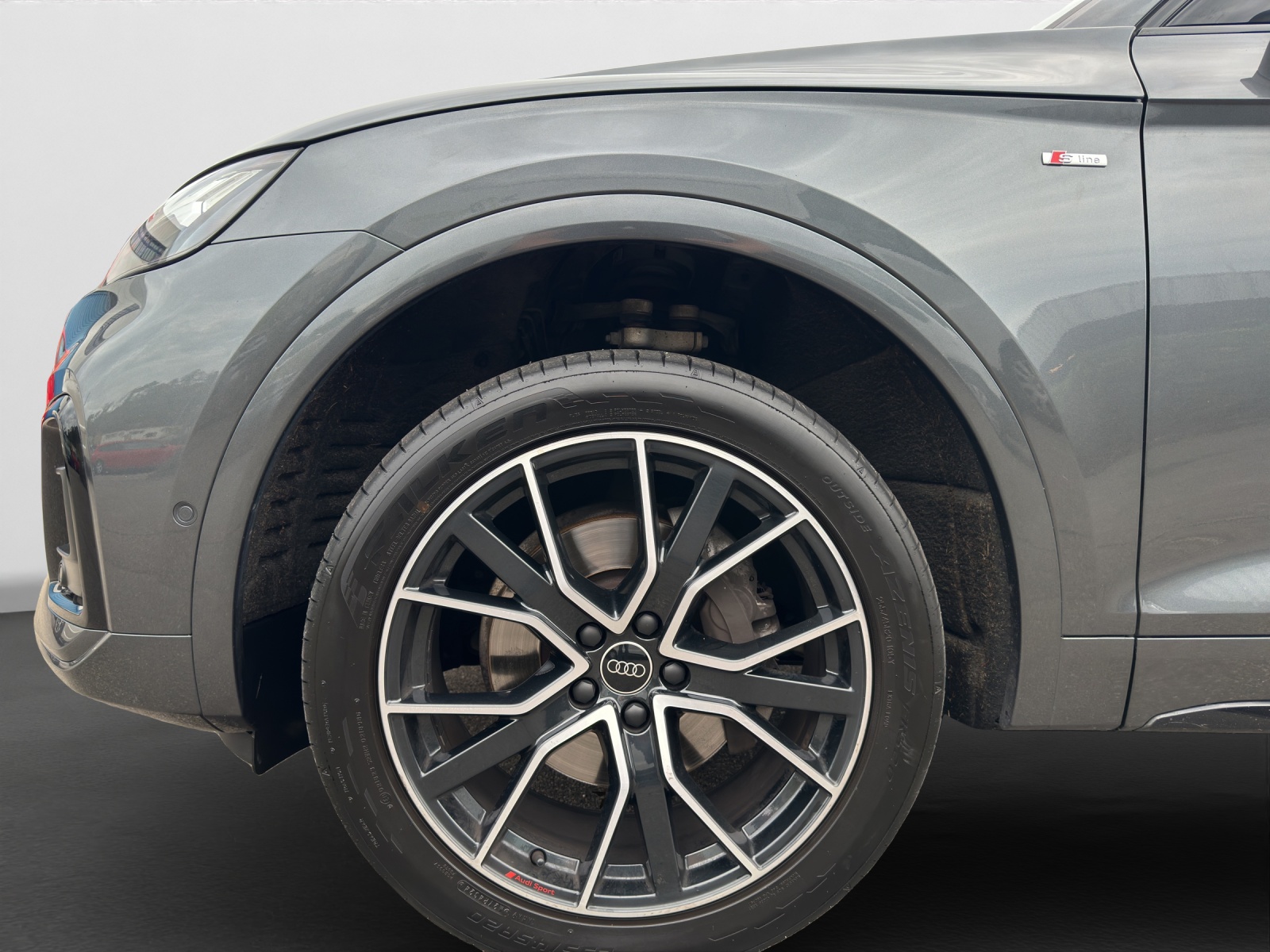 AUDI Q5 40 TDI S-line quattro S-tronic-image-16