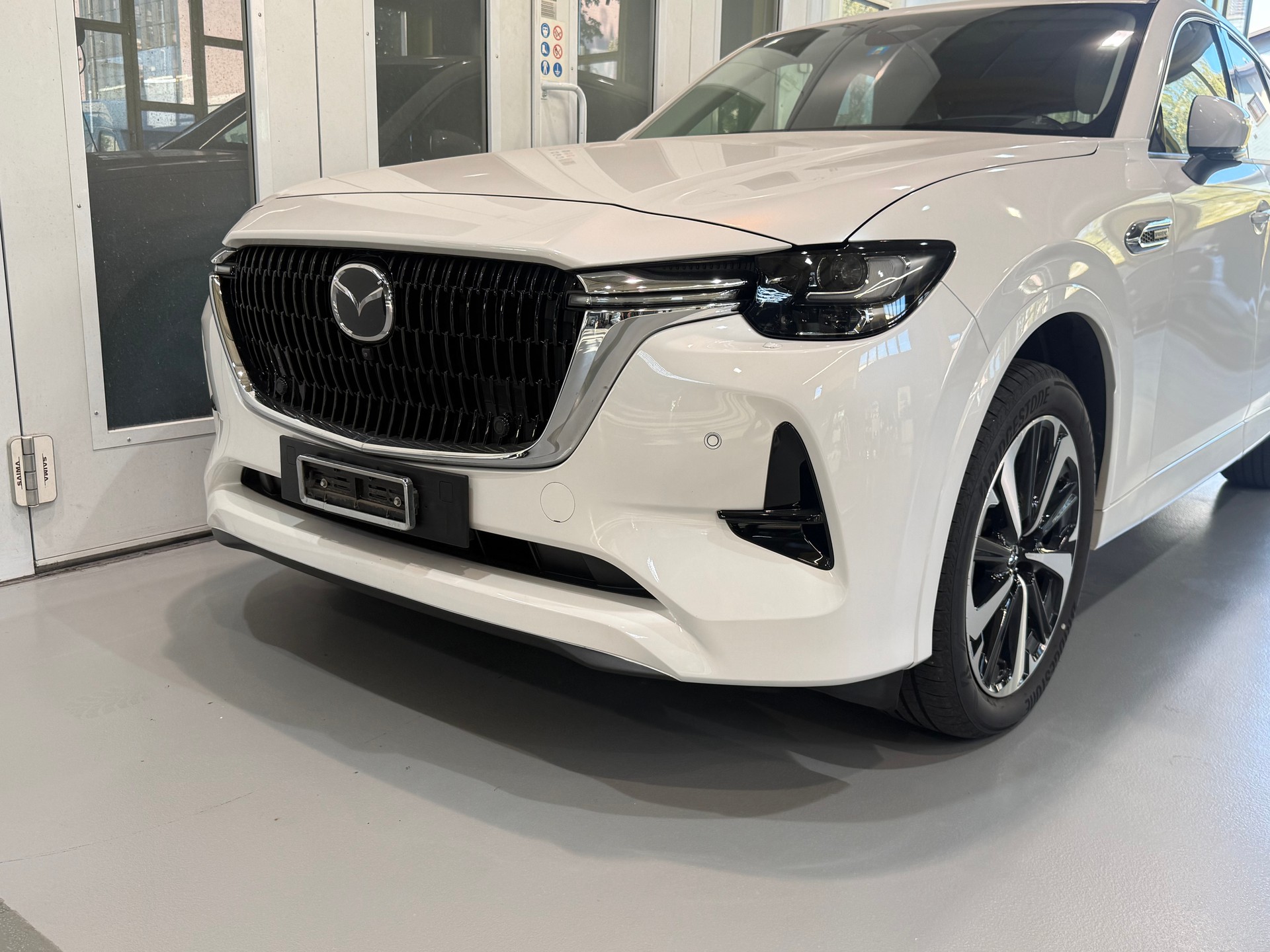 MAZDA CX-60 e-Skyactiv PHEV 327 AWD Takumi-image-2