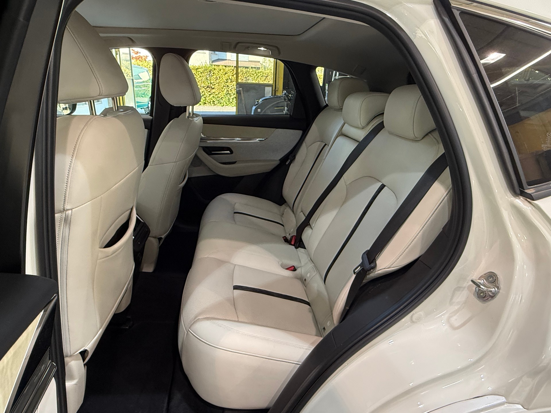 MAZDA CX-60 e-Skyactiv PHEV 327 AWD Takumi-image-17