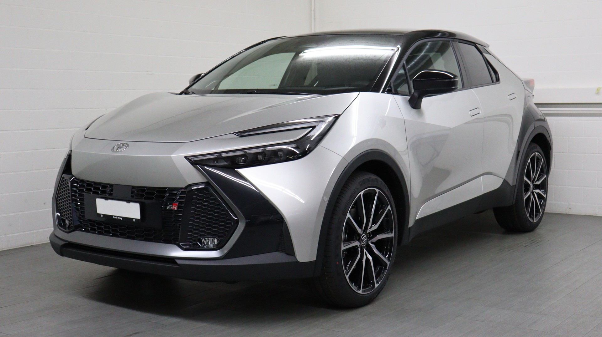 TOYOTA C-HR 2.0 PHEV GR Sport Premiere-image-1