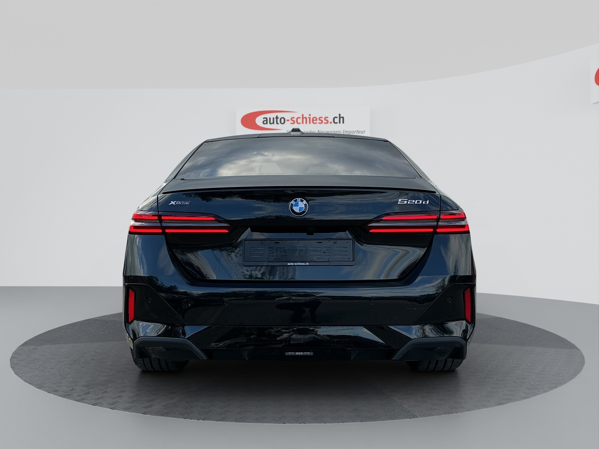 BMW 520d xDrive 48V M Sport Pro Steptronic-showroom-element-3