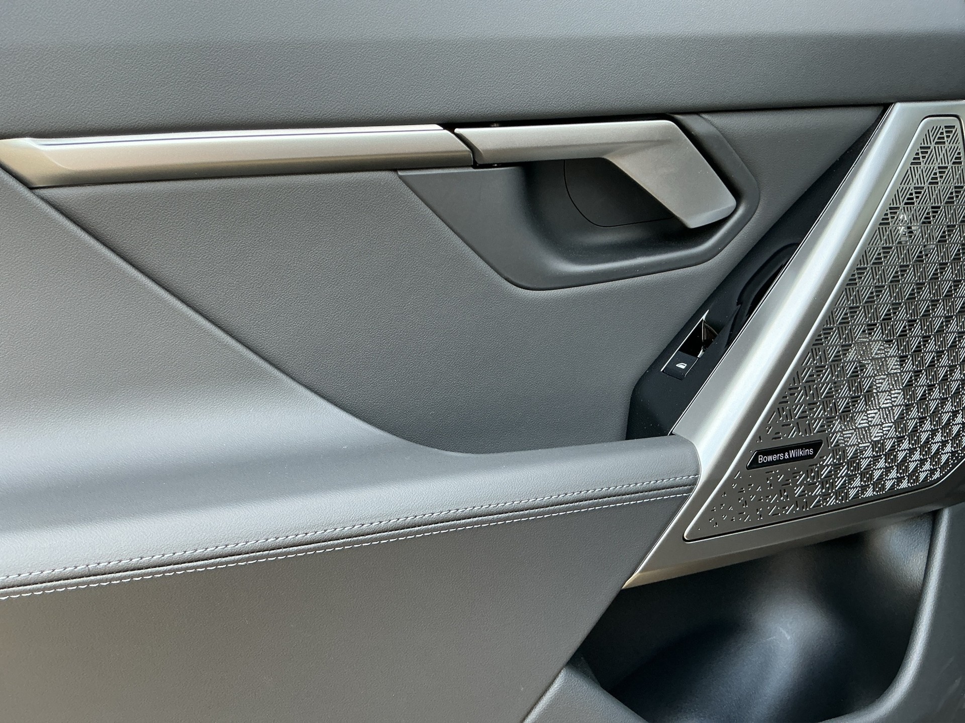 BMW 520d xDrive 48V M Sport Pro Steptronic-image-13