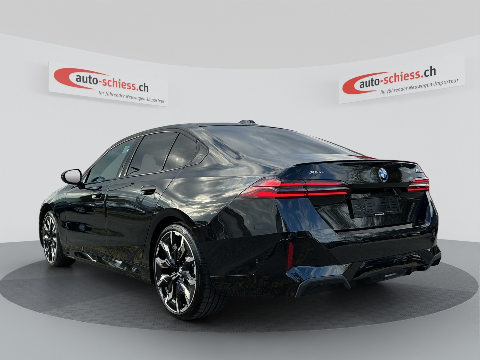 BMW 520d xDrive 48V M Sport Pro Steptronic-showroom-element-2