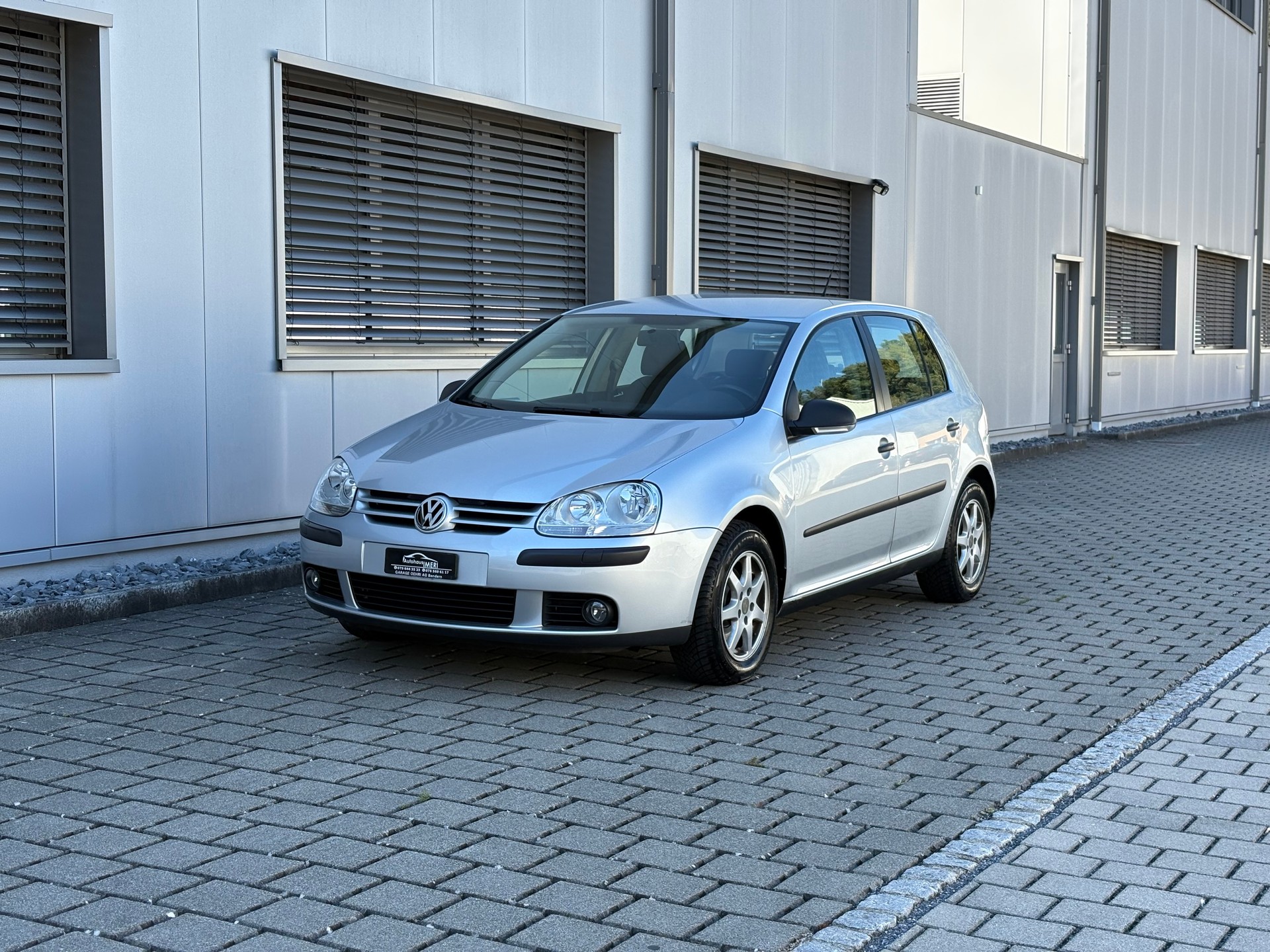 VW Golf 1.9 TDI Comfortline 4Motion-image-1