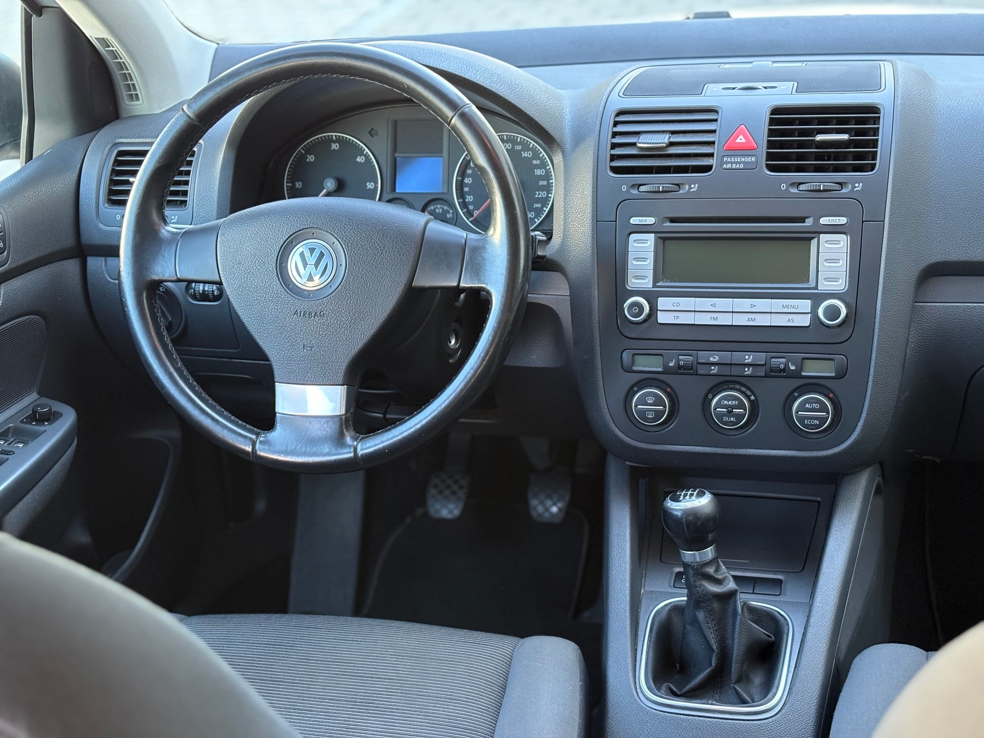 VW Golf 1.9 TDI Comfortline 4Motion-image-12